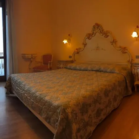 Aparthotel Garda Sol &