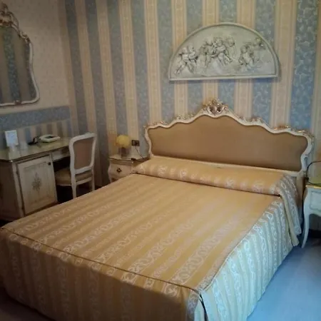 Aparthotel Garda Sol & 3*