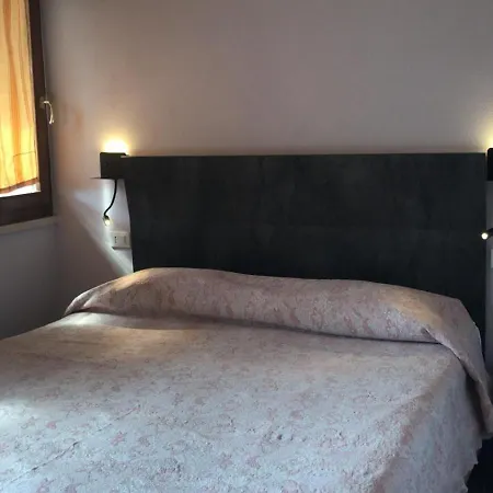 Aparthotel Garda Sol & 3*
